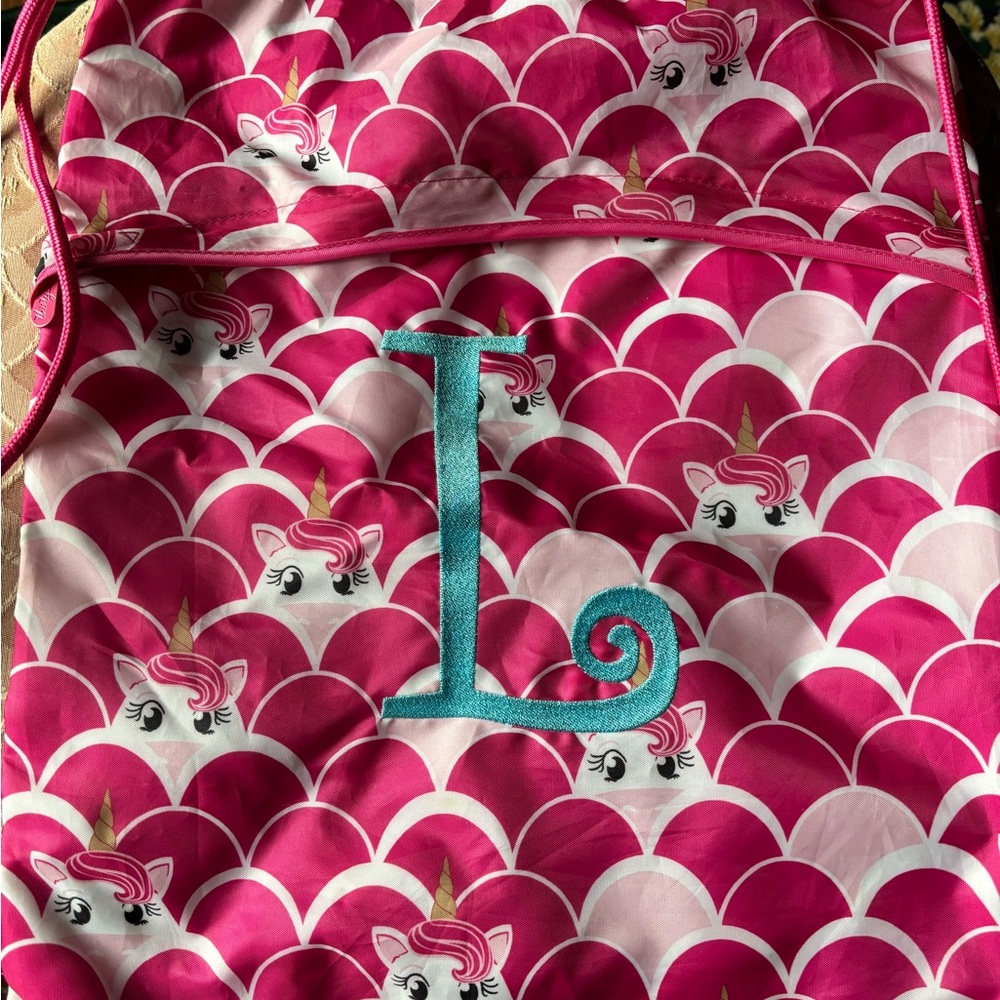 Girls embroidered cinch sack.